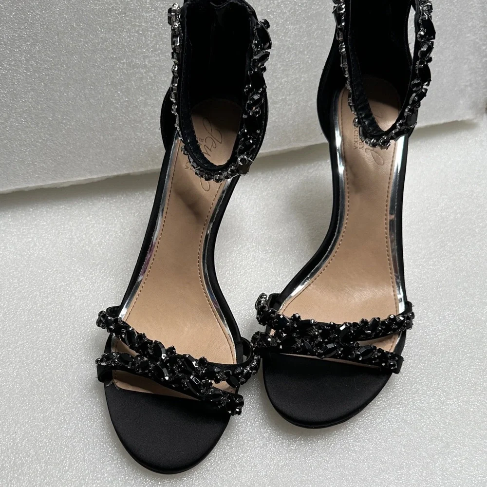 Jewel badgley mischka Elegant Black Beaded Women's Sandals size 7.5